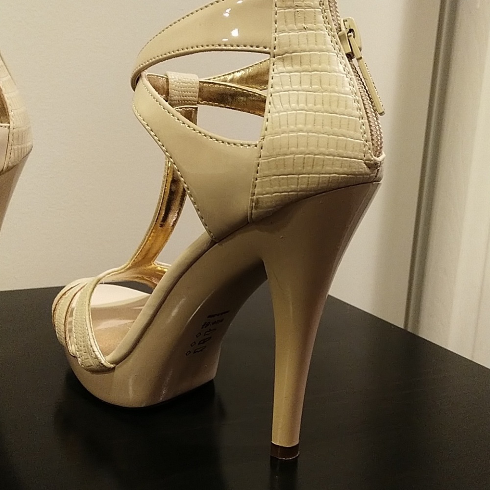 Heels - Picture 2 of 4